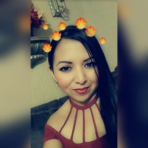 Meet your Posher, Elissa